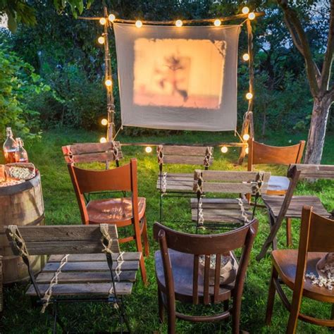 10 Fun Ideas for an Outdoor Movie Night | Outdoor movie, Backyard movie ...