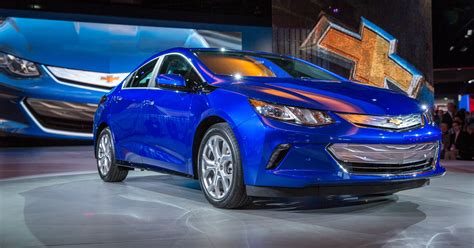 2016 Chevrolet Volt Hailed as the Next Generation of Electric Hybrid ...