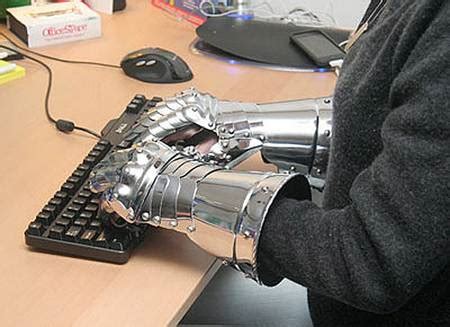 Cool Medieval Steel Gauntlets for your cool WOW costumes | Gadgetsin