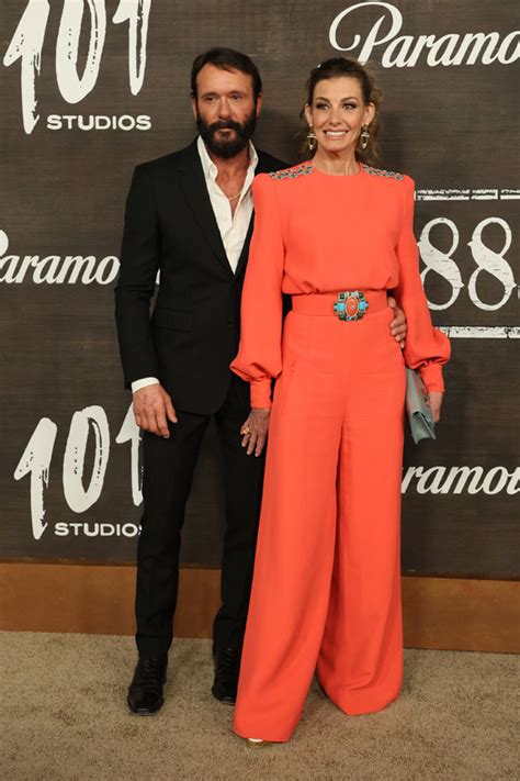 Faith Hill & Tim McGraw Look Great At ‘1883’ Premiere — Pics ...