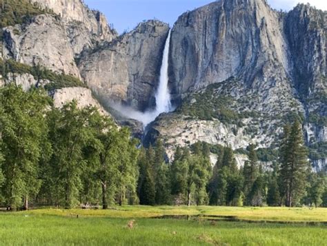 10 Easy Hikes in Yosemite National Park with Stunning Views — Nomads in ...