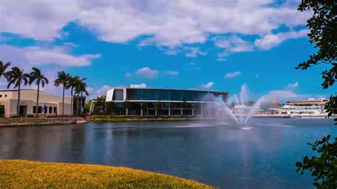 University of Miami Campus Tour - YouTube