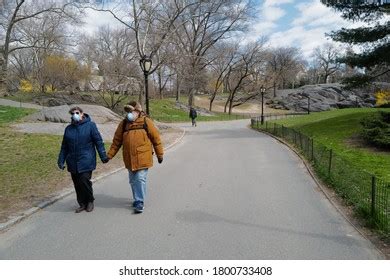 736 Couple Walking In Central Park Images, Stock Photos & Vectors ...