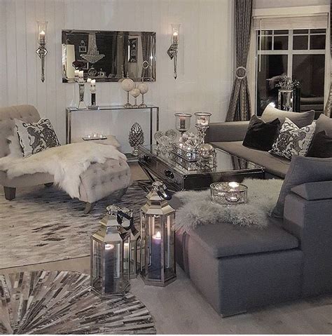 Pin by Rosa Navio on Creando hogar | Glam living room decor, Living room decor gray, Grey couch ...