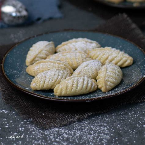 Traditional Kuih Makmur (Malay Peanut Filled Eid Cookies)