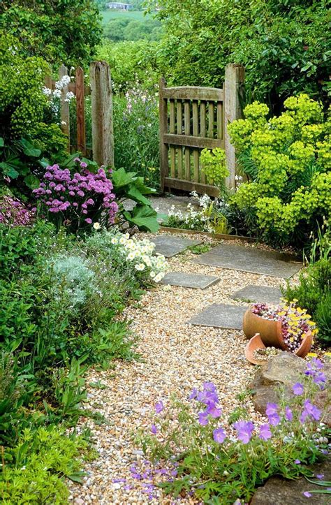 16 Stunning Cottage Garden Ideas for Front Yard Inspiration #gardening | Country cottage garden ...