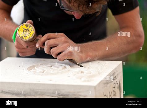 The Stonemason Stock Photo - Alamy