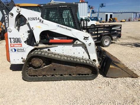 BOBCAT T300 TRACK SKID STEER LOADER