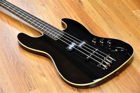 Fender Aerodyne Jazz Bass Black - Guitar