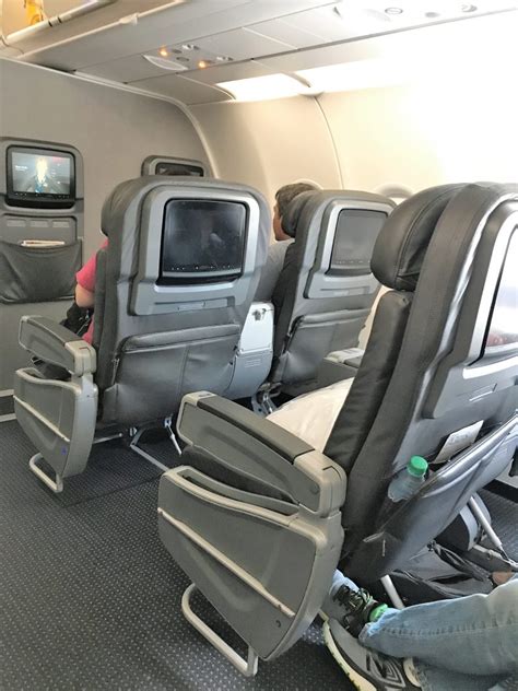 American Airlines A321 First class Los Angeles-Honolulu review & LAX Flagship First lounge ...