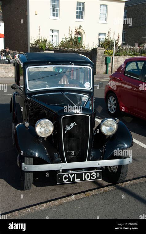 Old Austin car classic black Stock Photo - Alamy