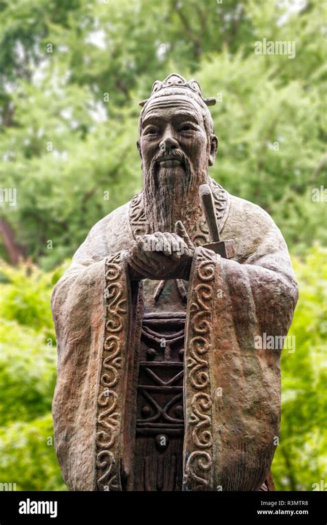 Tokyo, Japan. Confucius statue at Yushima Seido Temple Stock Photo - Alamy