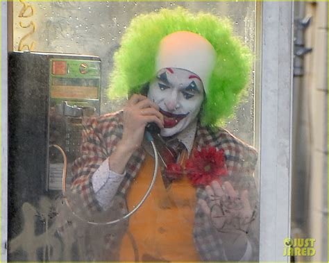 Joaquin Phoenix Dresses in Full Joker Clown Costume for Phone Booth ...