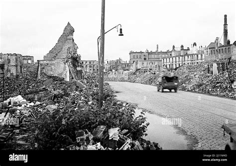 Berlin Bomb damage post world war two Stock Photo - Alamy