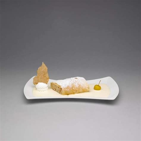 Recipe of the week: Hungarian strudel (rétes) - Daily News Hungary