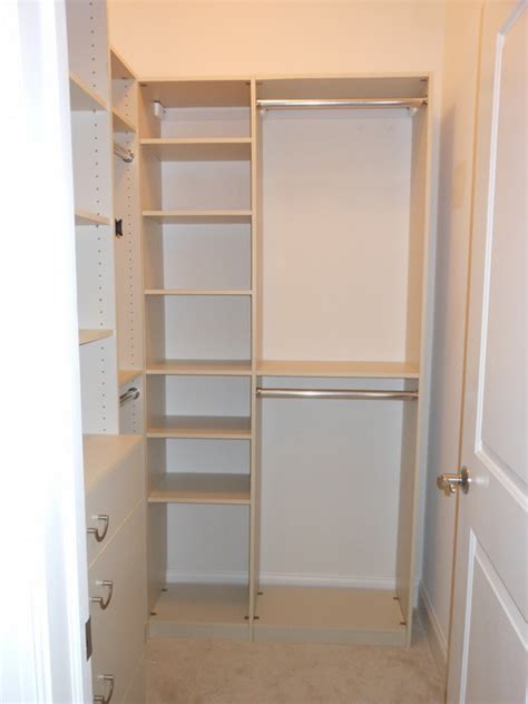 Small walk in closet design layout - Hawk Haven