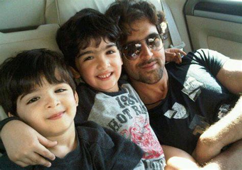 Hrithik Roshan takes off to Africa for a vacation with sons (see pics) – India TV