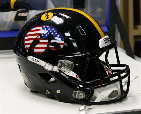 Go Hawks! So patriotic. | Football helmets, Iowa football, Iowa hawkeye ...