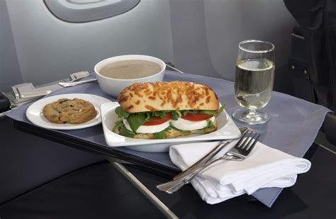 United to Serve Up Improved Food on Domestic First-Class Flights - WSJ