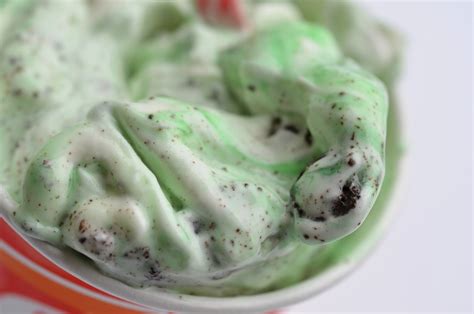 food and ice cream recipes: REVIEW: Dairy Queen Mint Oreo Blizzard ...