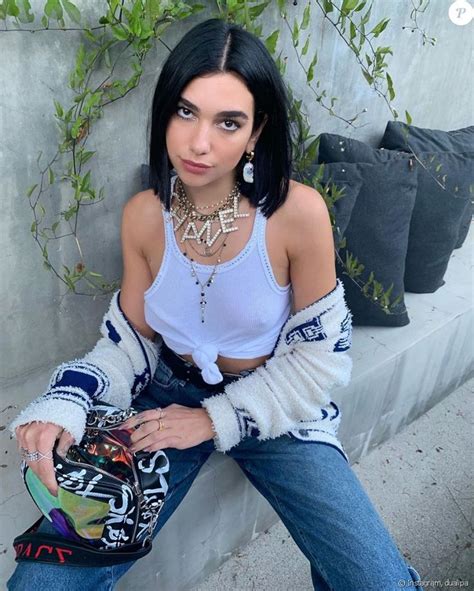 PHOTOS - Dua Lipa en total look Chanel- Instagram. en 2020 | Idées de mode, Mode, Nouvelle coupe ...