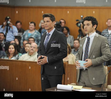 Pictured L-R: Rob Lowe and Fred Savage in "The Grinder" Season 1 Stock Photo - Alamy