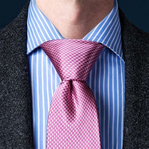 How To Tie A Simple Knot (Oriental Knot) | Ties.com