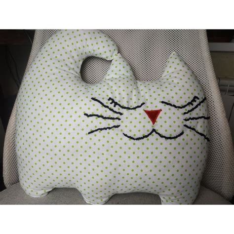 Easy cat sewing pattern: cat shaped pillow with curled tail, - Inspire ...