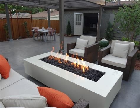 40 ideas for modern fire pit designs to add character to your patio