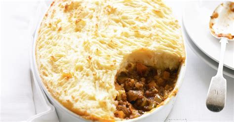 Lentil & vegetable cottage pie (vegetarian)