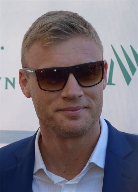 File:Rachel and cricketer husband Freddie Flintoff (23820118063) (cropped).jpg - Wikimedia Commons