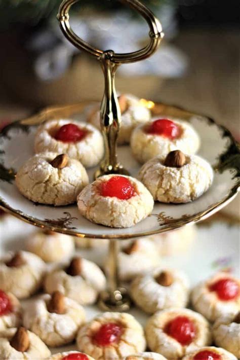 Chewy Amaretti (Italian Almond Cookies) - Mangia Bedda