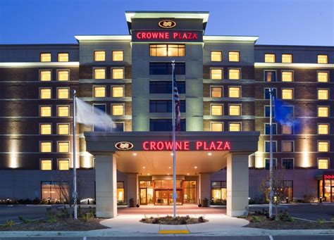 Crowne Plaza Hotel Milwaukee West in Wauwatosa (WI) - Room Deals ...