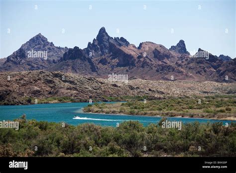 Colorado river california arizona border hi-res stock photography and images - Alamy