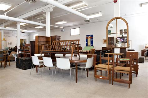 10 stores for mid-century modern furniture in Toronto