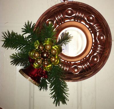 monkeybox: Jell-O Mold Christmas Wreaths