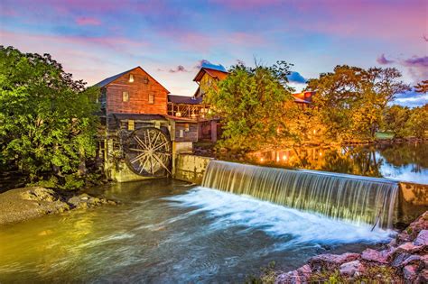 11 Most Picturesque Towns in Tennessee - Head Out of Nashville on a Road Trip to the Towns of ...