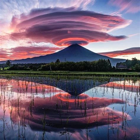 Mount Fuji With Incredible Lenticular Clouds Seemingly Erupting From It ...