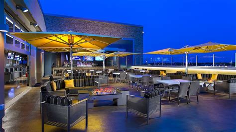 View a Gallery of Interior and Exterior Photos | Topgolf Chicago ...