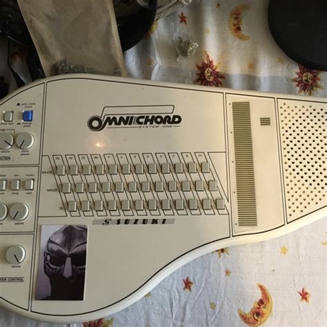 Suzuki omnichord system two 1981 - town-green.com