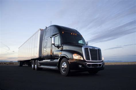 Freightliner Trucks Wallpapers - Wallpaper Cave