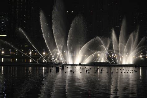 Dubai Dancing Fountain Free Stock Photo - Public Domain Pictures