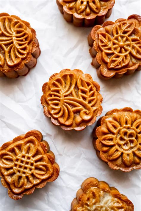 Traditional Mooncake Recipe (with and without salted eggs) - Cooking Therapy