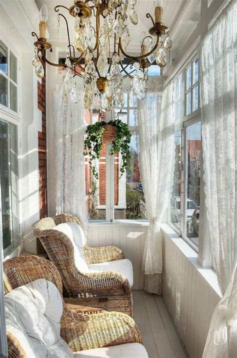 26 Smart And Creative Small Sunroom Décor Ideas | DigsDigs