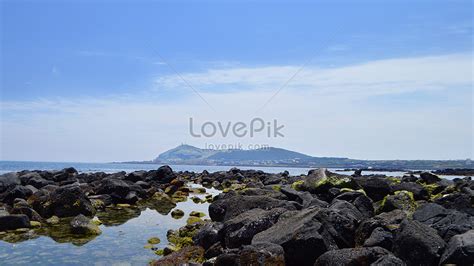 Beautiful Scenery On The Beach Of Niu Island In Jeju Island, Sou Picture And HD Photos | Free ...