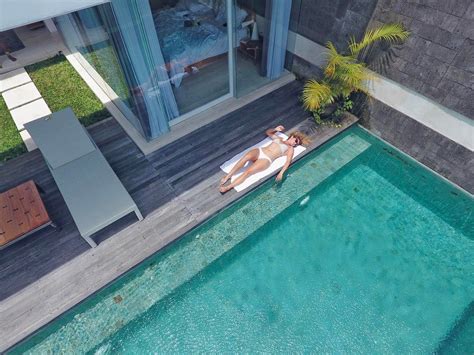 Green Bali Pool Tiles (4) | Bali Stone Tile, Green Sukabumi Stone, Bali Pool Tiles, Lava Stone ...