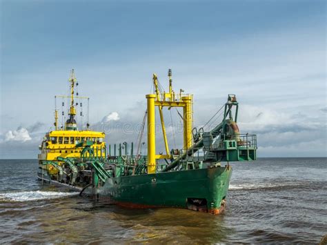 Hopper Dredger Vessel Working in Open Sea Stock Image - Image of cranage, sand: 82986441