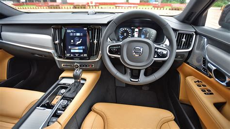 Volvo V90 Cross Country 2017 Diesel Std Interior Car Photos - Overdrive