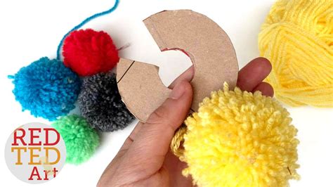 Learn How to Make Pompoms - Easy DIY Tutorial!