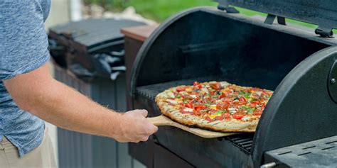 Pizza grilling tips - Suncast® Corporation